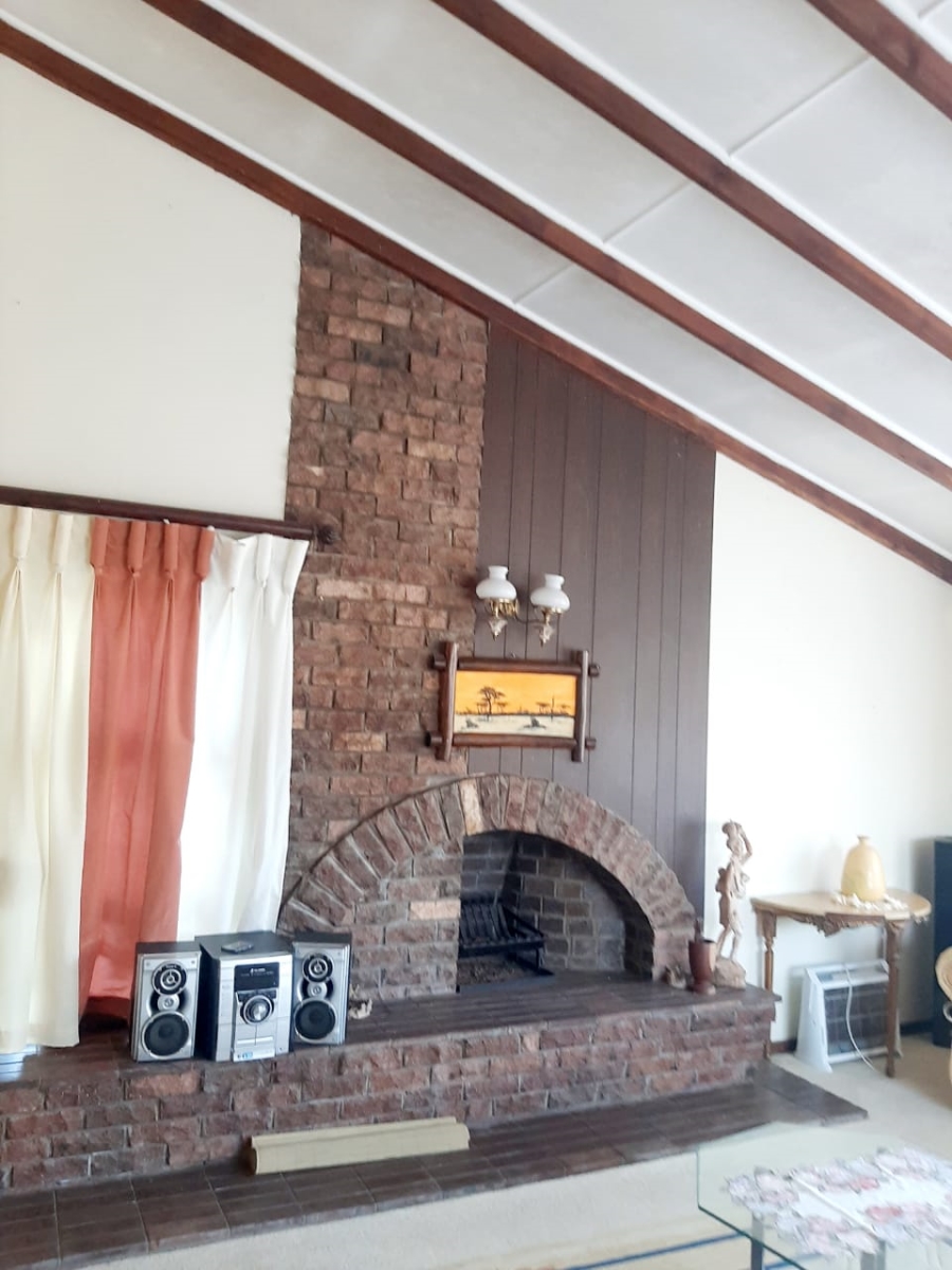 5 Bedroom Property for Sale in Amalinda Eastern Cape